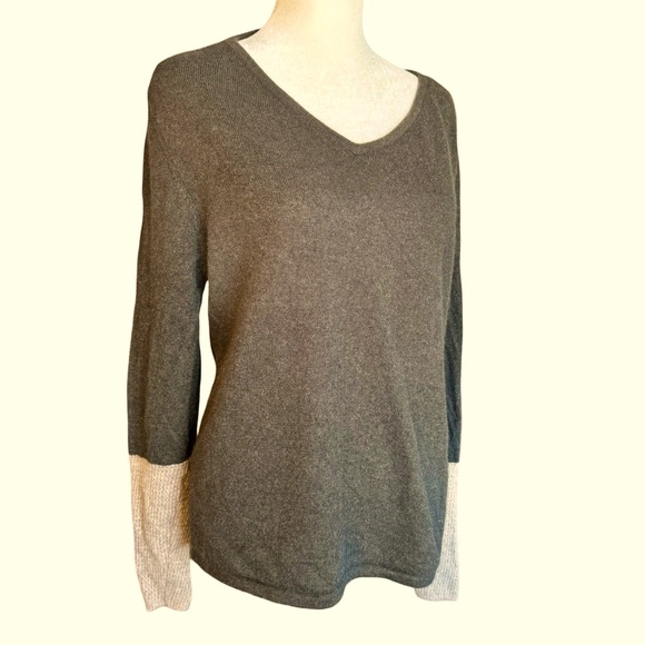 Cashmere Chocolate Sweater Sz Sm - Picture 8 of 8